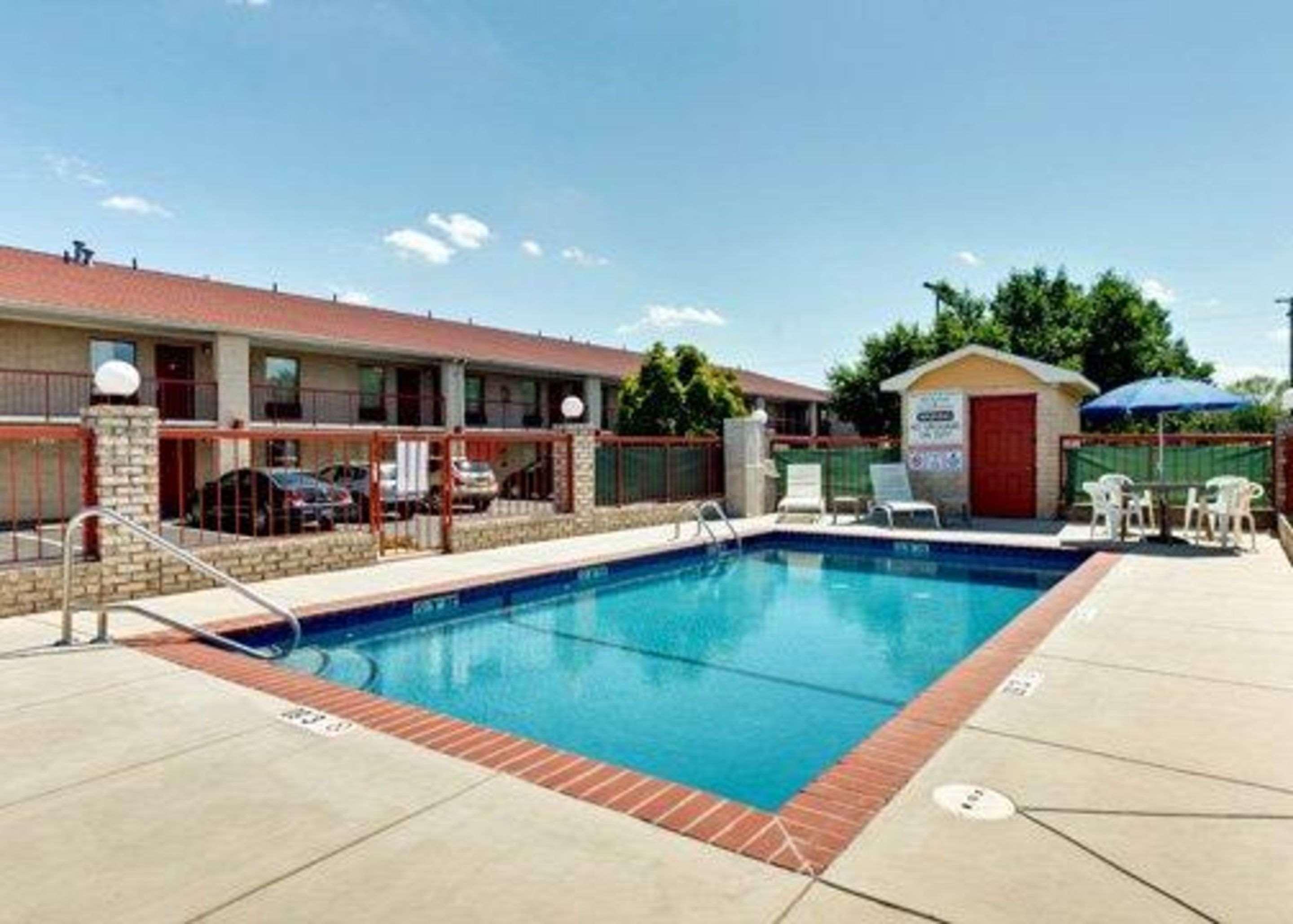 Quality Inn & Suites Monroe Eksteriør bilde