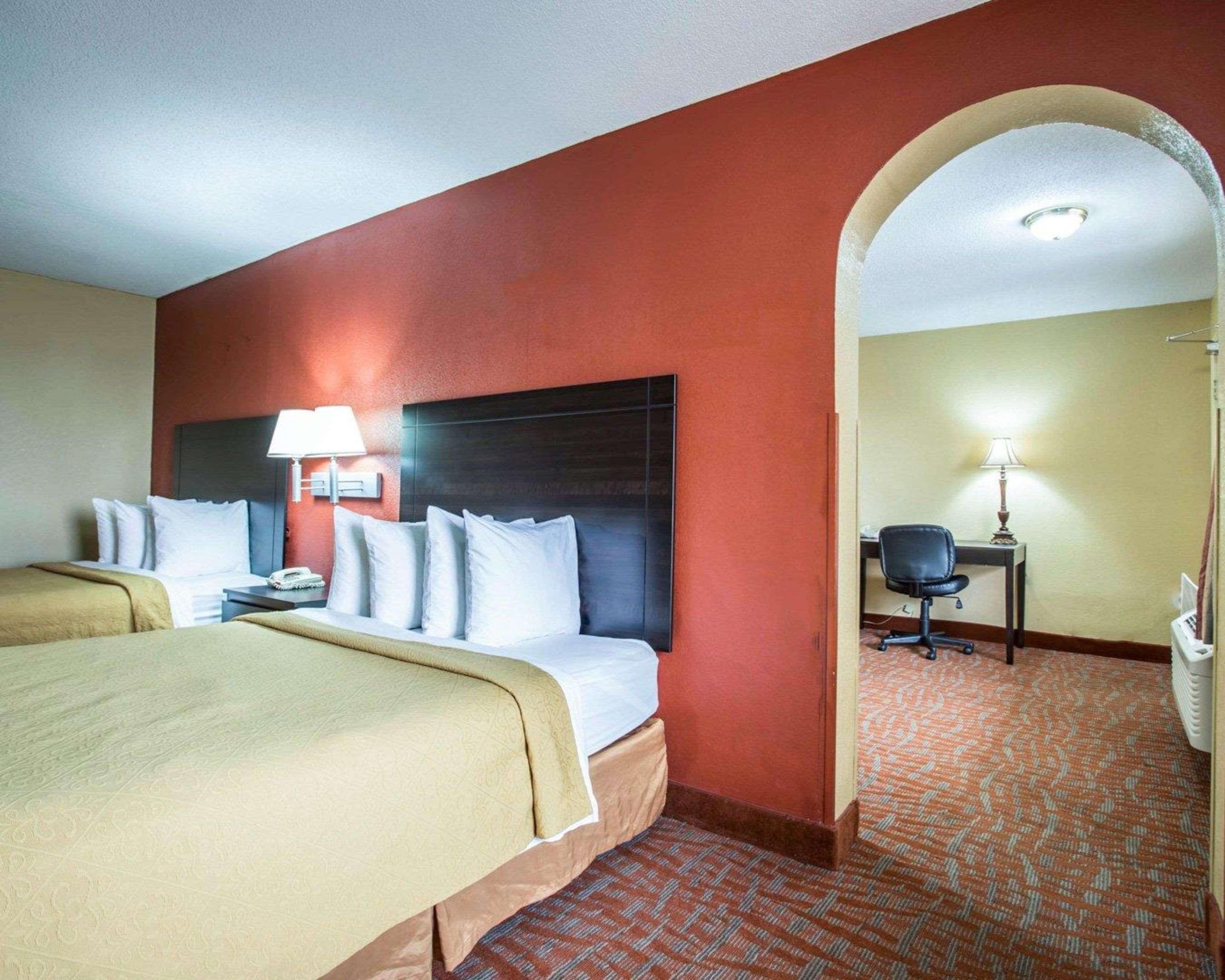 Quality Inn & Suites Monroe Eksteriør bilde