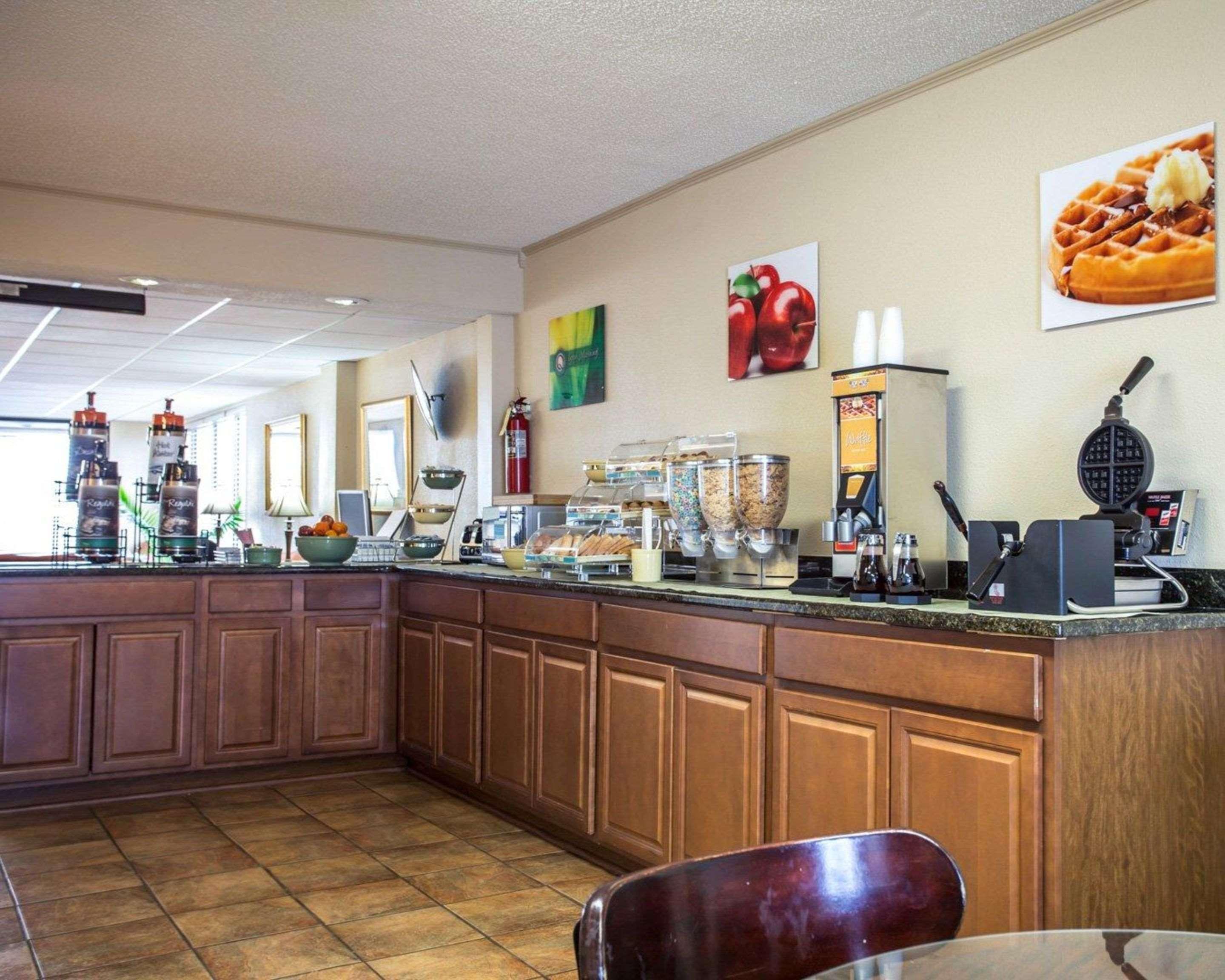 Quality Inn & Suites Monroe Eksteriør bilde